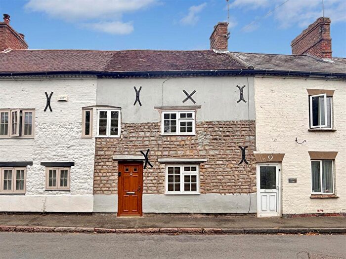 3 Bedroom Cottage For Sale In Southam Street, Kineton, CV35