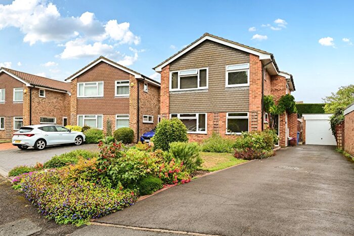 4 Bedroom Detached House For Sale In Woodville Close, Blackwater, Camberley, GU17