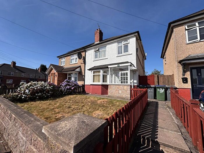 3 Bedroom Semi-Detached House To Rent In Laurel Road, Tipton, Dudley, DY4