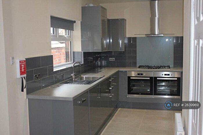 6 Bedroom Terraced House To Rent In Deramore St, Manchester, M14