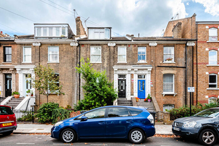 1 Bedroom Flat For Sale In Colvestone Crescent, Hackney, London, E8
