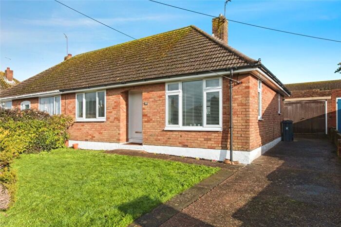 2 Bedroom Bungalow For Sale In Elmfield Crescent, Exmouth, Devon, EX8