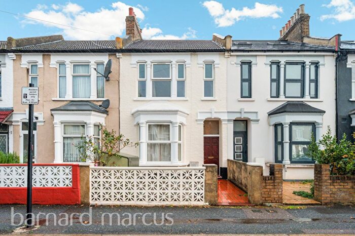 5 Bedroom Property To Rent In Green Lanes, Turnpike Lane, N8