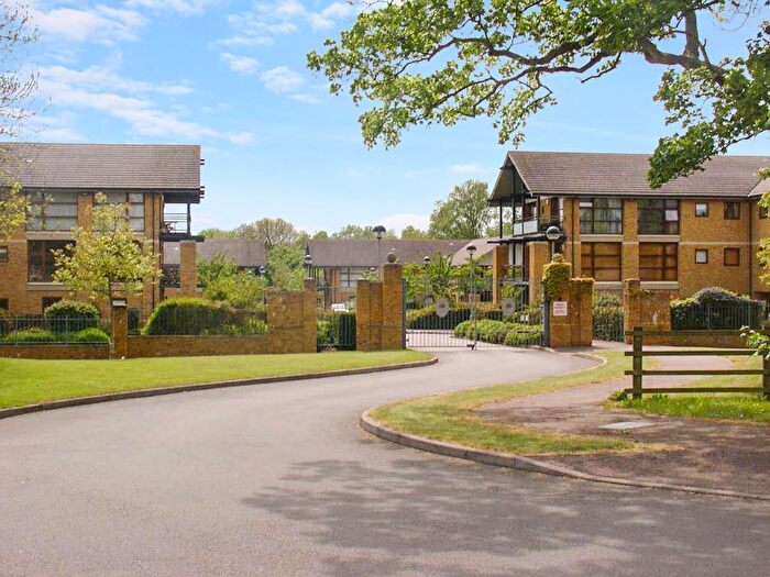 3 Bedroom Apartment For Sale In Woodward Place, Loughton Lodge, Milton Keynes, MK8
