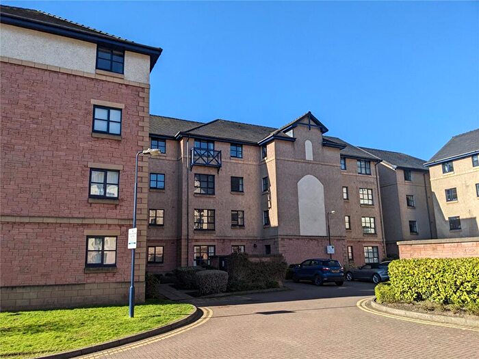 2 Bedroom Flat To Rent In Russell Gardens, Edinburgh, EH12