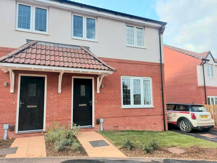 3 Bedroom Property To Rent In Farley Grove, Exeter, EX1
