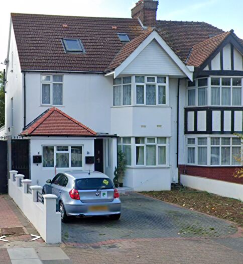 3 Bedroom Flat To Rent In Carlton Avenue East, Wembley, HA9