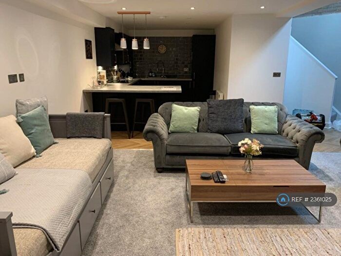 2 Bedroom Flat To Rent In Park View Apartments, Doncaster, DN1