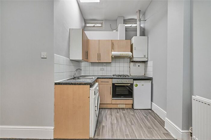 1 Bedroom Flat To Rent In Camberwell Road, London, SE5