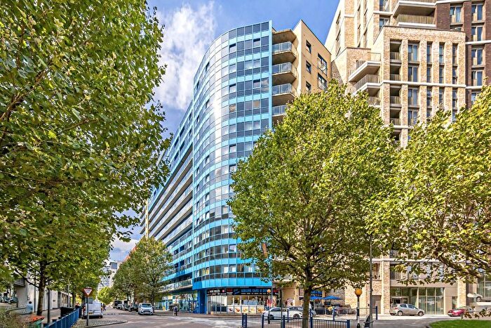 3 Bedroom Flat To Rent In Western Gateway, Royal Docks, E16