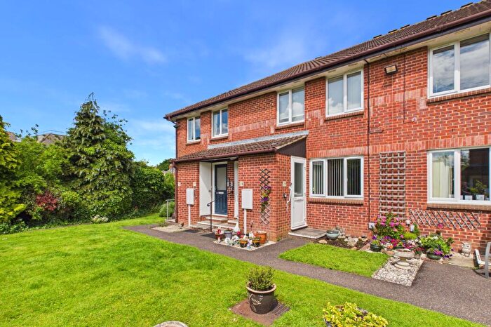 1 Bedroom Flat For Sale In Richmond Court, Towcester, NN12