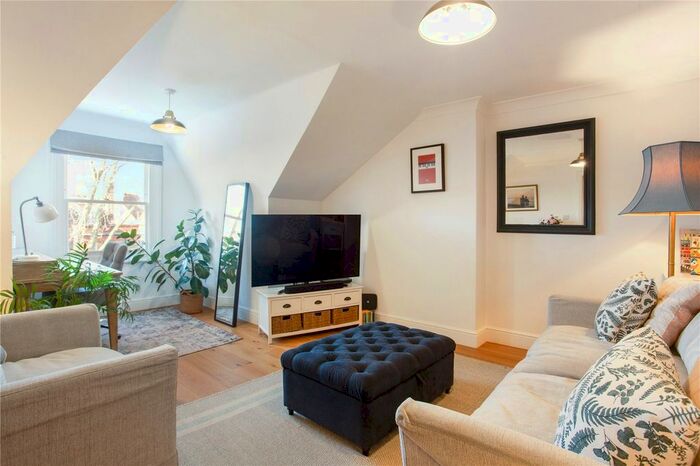 2 Bedroom Flat To Rent In Mount Nod Road, London, SW16