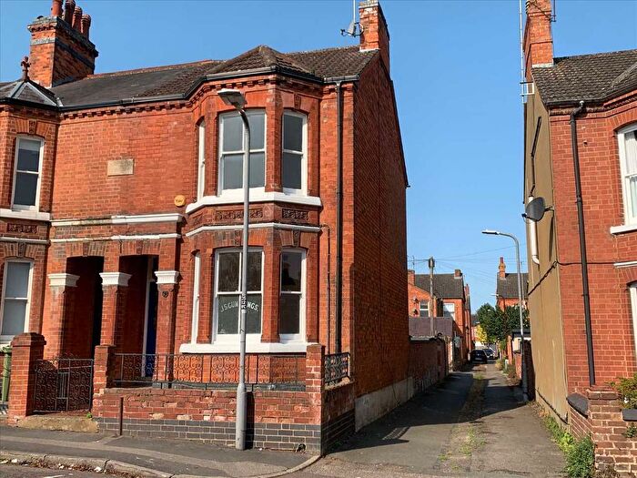 3 Bedroom End Of Terrace House For Sale In Cambridge Street, Wolverton, Milton Keynes, MK12