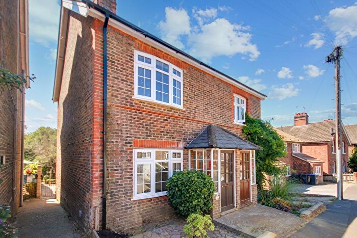 3 Bedroom Detached House For Sale In Stockwell Road, East Grinstead, RH19