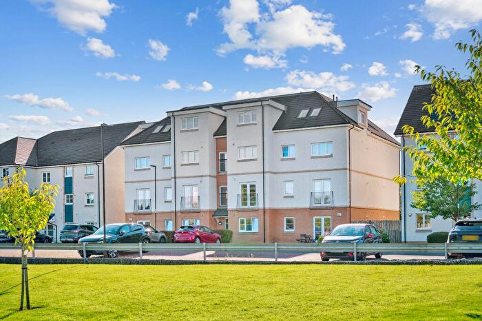2 Bedroom Flat For Sale In Rollock Street, Stirling, FK8
