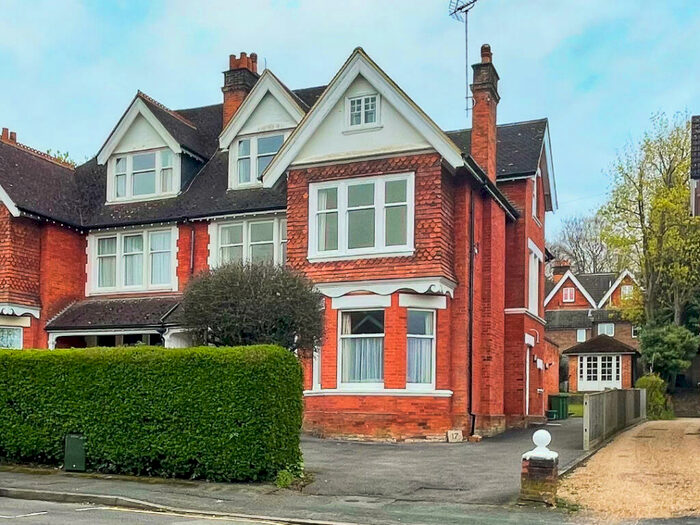2 Bedroom Flat To Rent In Upper Gordon Road, Camberley, Surrey, GU15