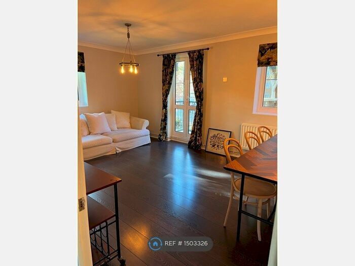 2 Bedroom Flat To Rent In Chulsa Road, London, SE26