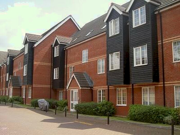 2 Bedroom Apartment To Rent In Newbury, Berkshire, RG14