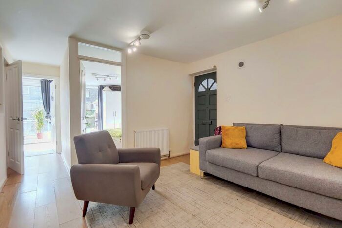 4 Bedroom Apartment To Rent In Salisbury Walk, London, N19