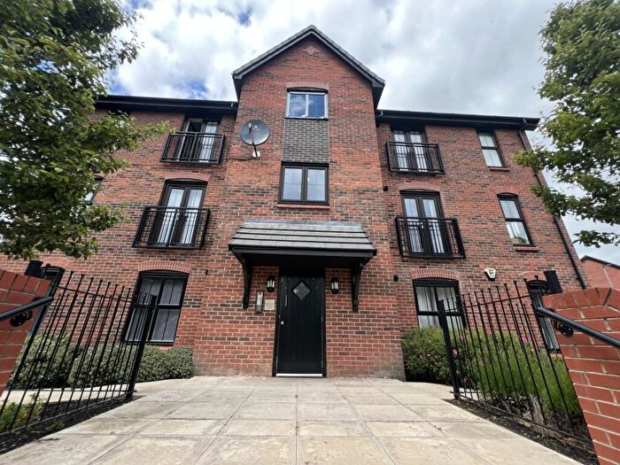2 Bedroom Apartment To Rent In Quinn Square, Droylsden, M43