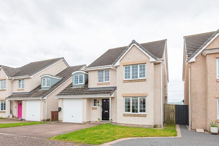 5 Bedroom Detached House For Sale In Meadowview Place, Inchture, Perth, PH14