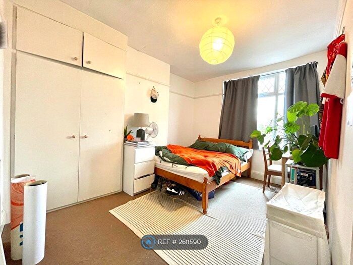 4 Bedroom Semi-Detached House To Rent In Muller Road, Horfield, Bristol, BS7