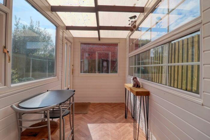 3 Bedroom End Of Terrace House For Sale In Birchwood View, Gainsborough, DN21