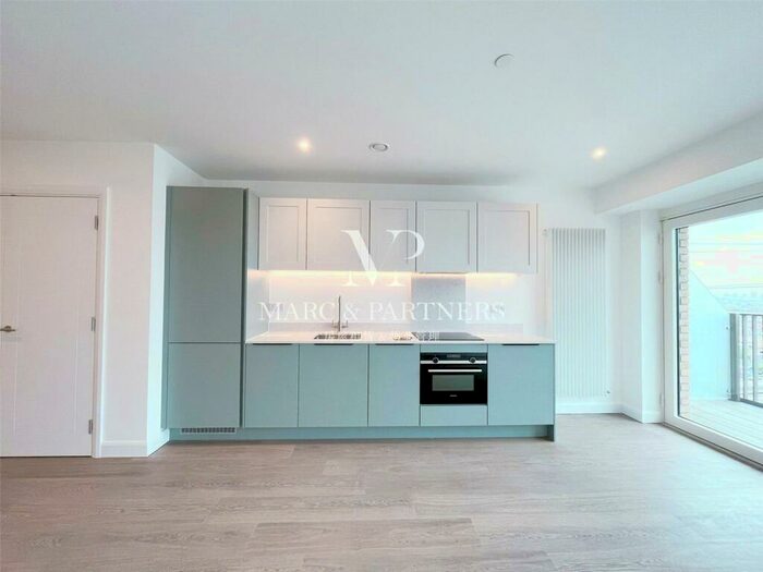 Apartment To Rent In Botanist Building, Seagull Lane, London, E16