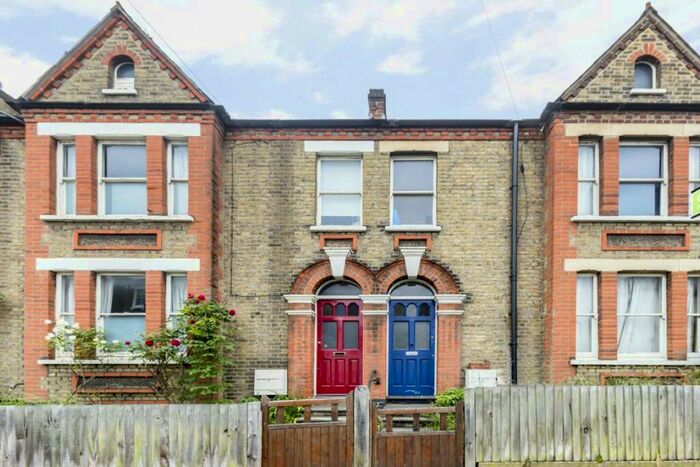 2 Bedroom House To Rent In Gipsy Road, Gipsy Road, SE27