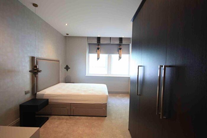 2 Bedroom Apartment To Rent In King St, Manchester, M2