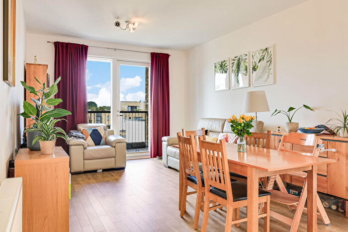 2 Bedroom Apartment For Sale In Hawkey Road, Cambridge, CB2