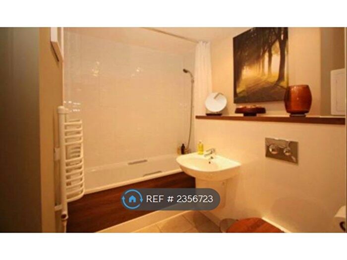 2 Bedroom Flat To Rent In Chapter Way, London, SW19