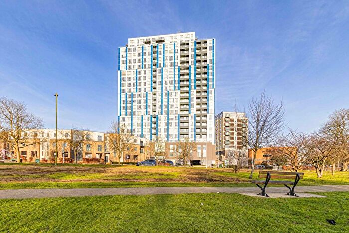 1 Bedroom Flat To Rent In Kd Tower, Cotterells, HP1