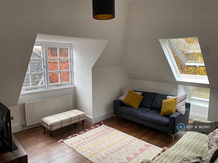 2 Bedroom Flat To Rent In Coolhurst Road, London, N8