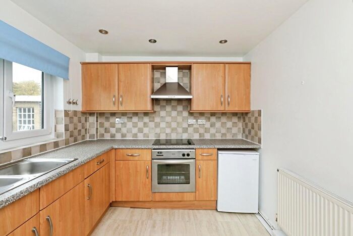 2 Bedroom Flat To Rent In Fulwood Park Mansions, Chesterwood Drive, Sheffield, S10