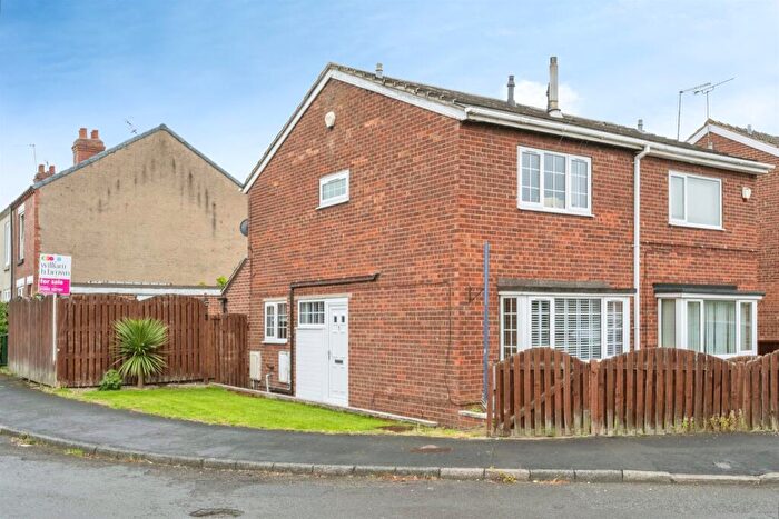2 Bedroom Semi Detached House For Sale In Belvedere Close, Askern, Doncaster, DN6