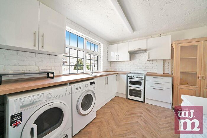 3 Bedroom Terraced House To Rent In William Caslon House, Bethnal Green, E2