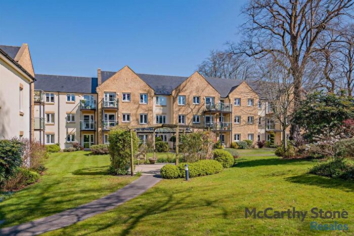 2 Bedroom Apartment For Sale In Holmcroft Court, Charlton Road, Shepton Mallet, BA4