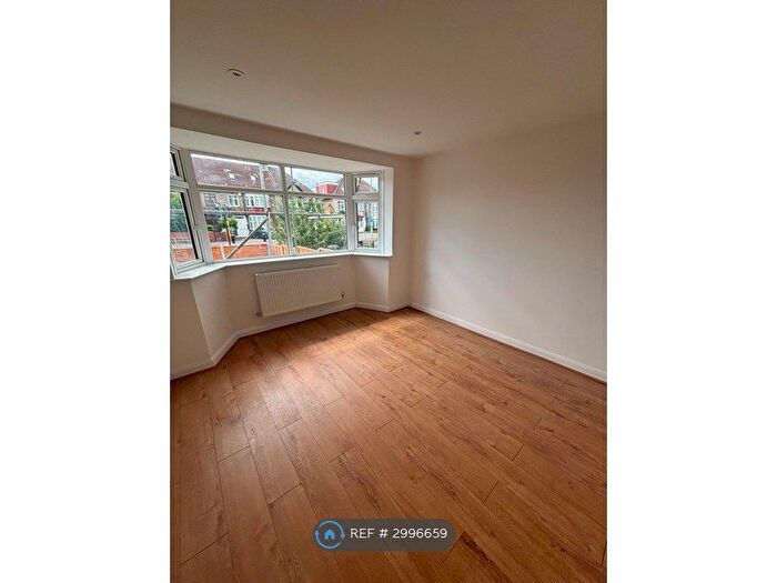 4 Bedroom Terraced House To Rent In High Road, Romford, RM6
