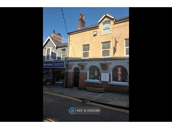 2 Bedroom Flat To Rent In High Street, Bangor, LL57