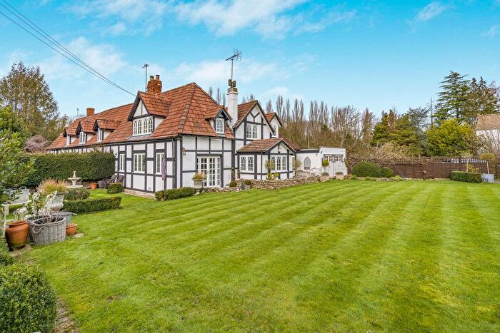 4 Bedroom Semi-Detached House For Sale In The Landers, Witcombe, Gloucester, GL3