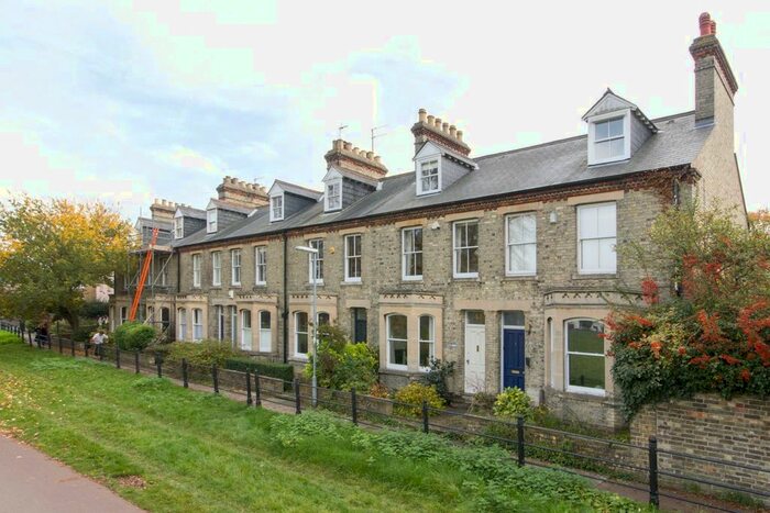 1 Bedroom Flat To Rent In North Terrace, Cambridge, CB5