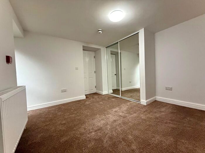 2 Bedroom Apartment To Rent In Bay View Road, LL29