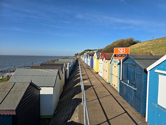 Chalet For Sale In Brackenbury Cliffs, Adjacent Cliff Road, IP11