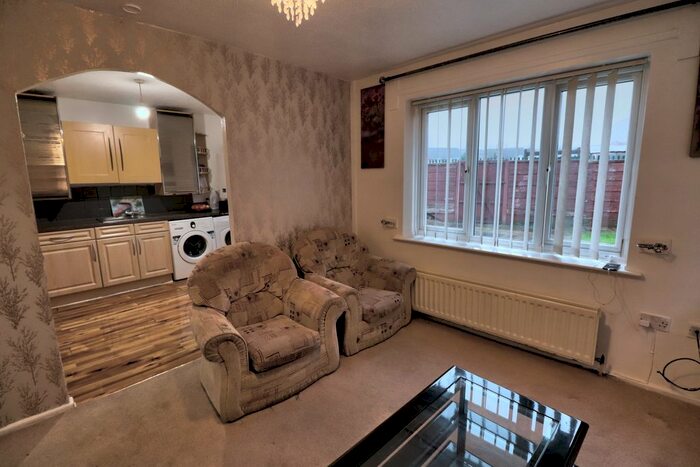 2 Bedroom Bungalow For Sale In Crammond Close, Failsworth, Manchester M40