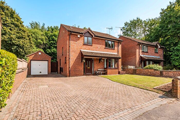 3 Bedroom Detached House For Sale In Saffron Close, Taunton, TA1