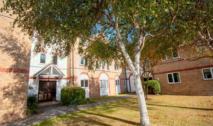 2 Bedroom Flat To Rent In Cambridge Road, Southend-On-Sea, SS1