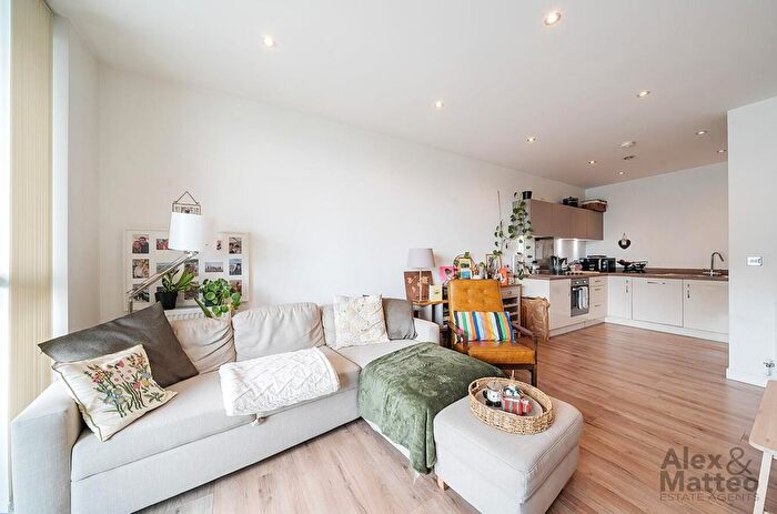 1 Bedroom Flat To Rent In Quebec Way, Canada Water, SE16