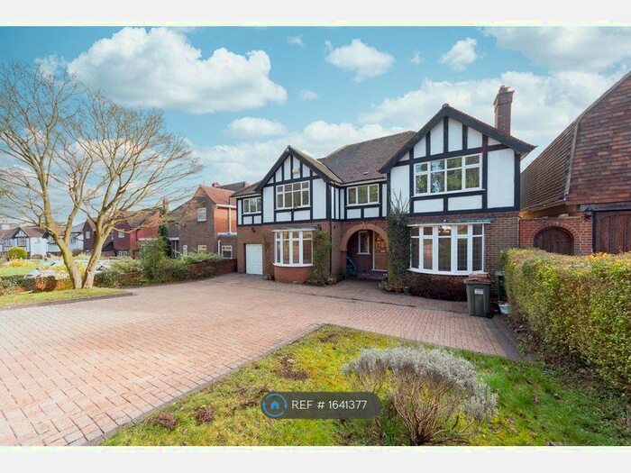 6 Bedroom Detached House To Rent In Pine Walk, Carshalton Beeches, SM5