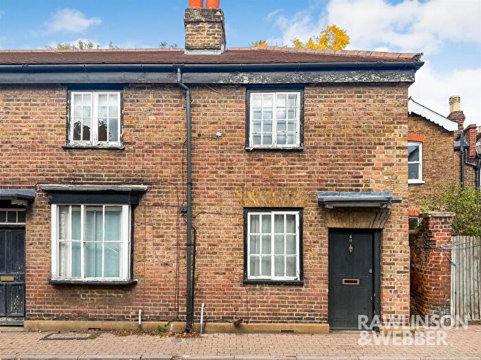 1 Bedroom End Of Terrace House For Sale In High Street, Thames Ditton, KT7